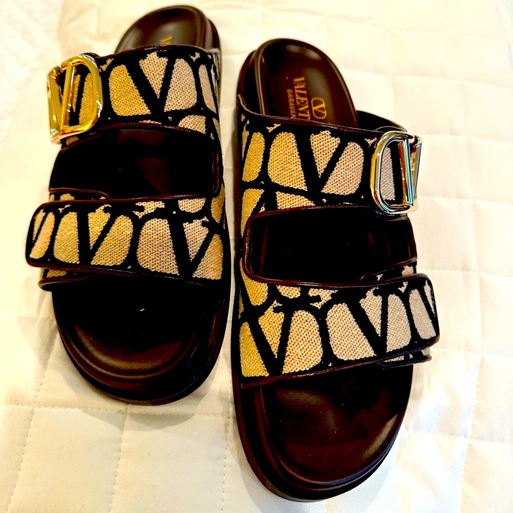 Valentino brown slides